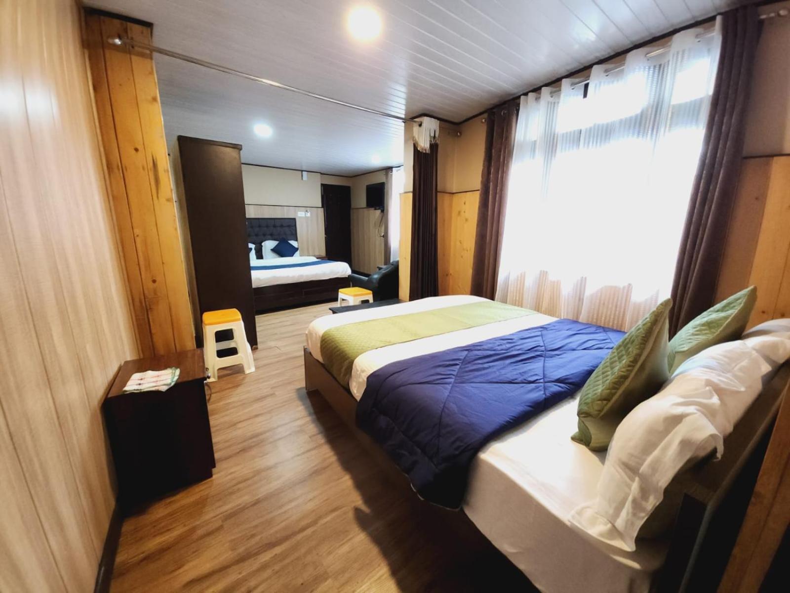 Veronica Alpina Mountain View Home Дарджилинг Екстериор снимка