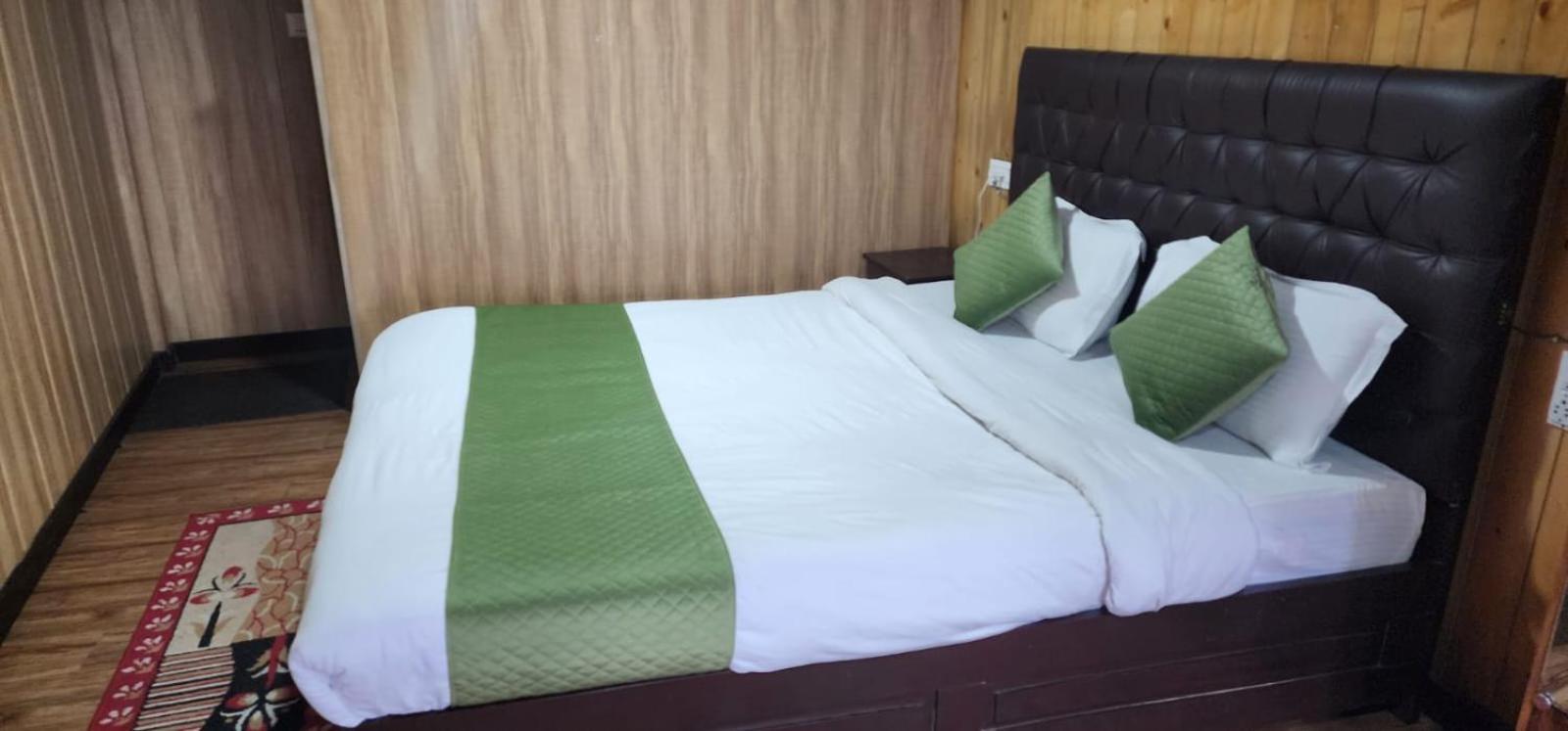 Veronica Alpina Mountain View Home Дарджилинг Екстериор снимка