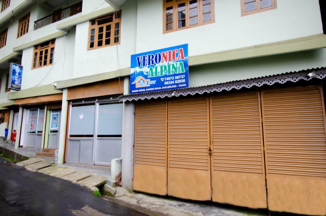 Veronica Alpina Mountain View Home Дарджилинг Екстериор снимка