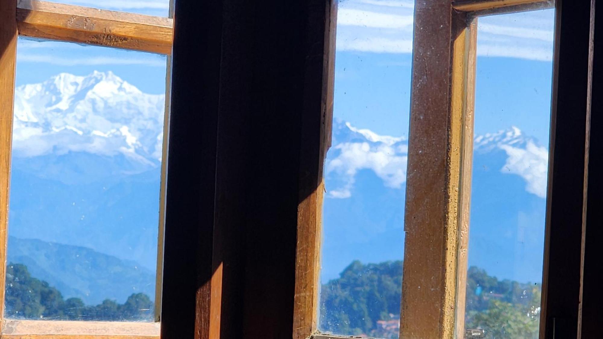 Veronica Alpina Mountain View Home Дарджилинг Екстериор снимка